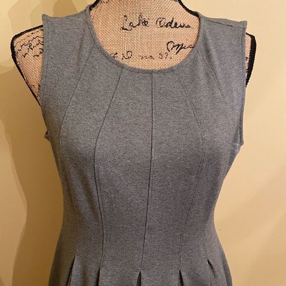 Monteau Grey Sleeveless Dress - Picture 3 of 7